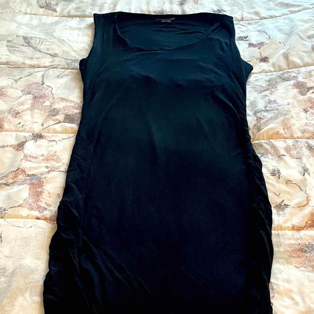 A Pea In The Pod Maternity black ruched sides sleeveless midi dress, size S